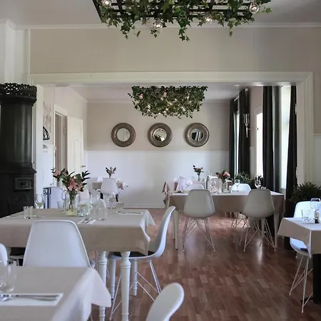 Petrines Szálloda 3*