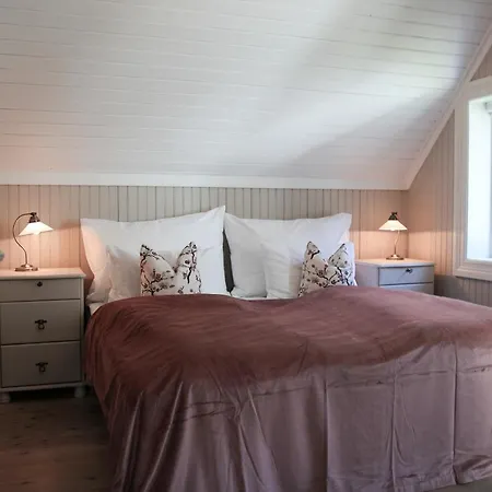 Petrines Hotell Norddal